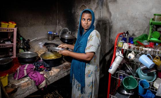 面对食物和燃料的短缺和价格上涨，斯里兰卡人正在努力满足自己的食物和营养需求。